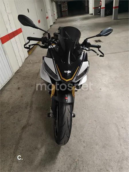 Aprilia Tuono V4 1100 Factory 13.000 € 2024 Guadalajara - 1