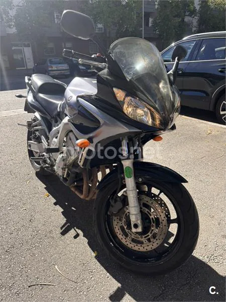 Yamaha FZ6 Fazer - Vista 1