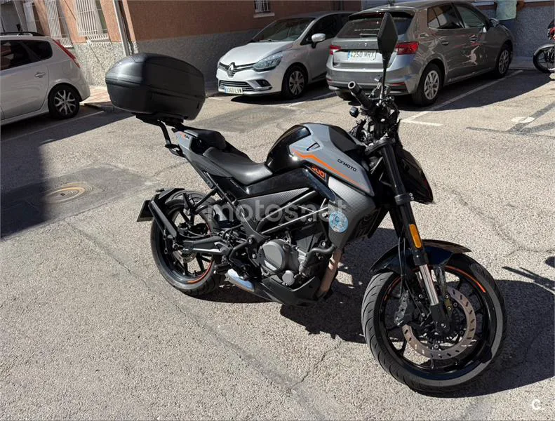 CFMOTO 300NK 3000 € 2023 Madrid - 1