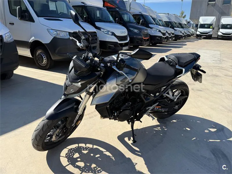 Honda CB750 Hornet - Vista 1