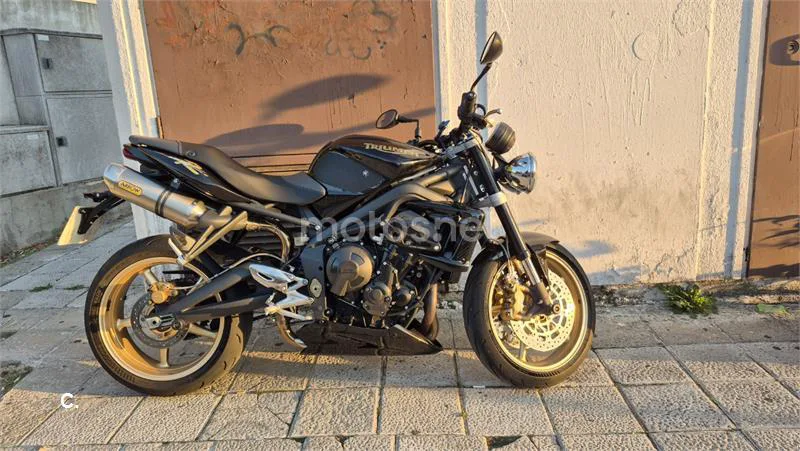 Triumph Street Triple R 4850 € 2011 Madrid - 1