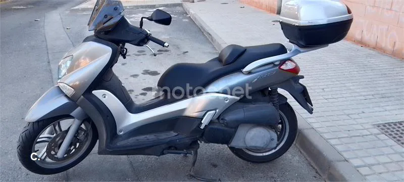 Yamaha X-City 250 - Vista 1