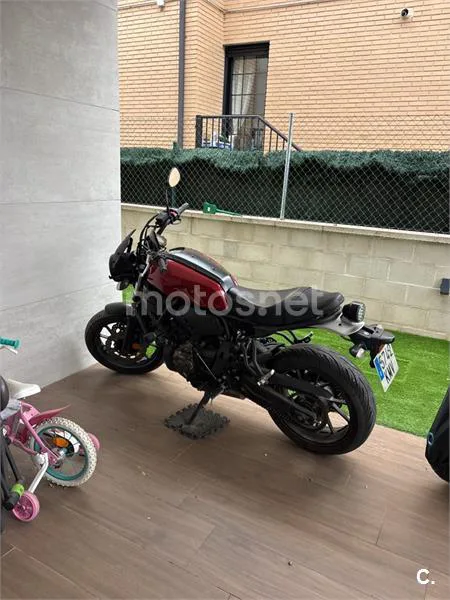Yamaha XSR700 - Vista 1