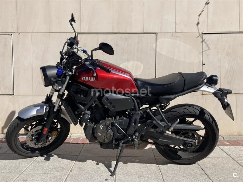 Yamaha XSR700 - Vista 1