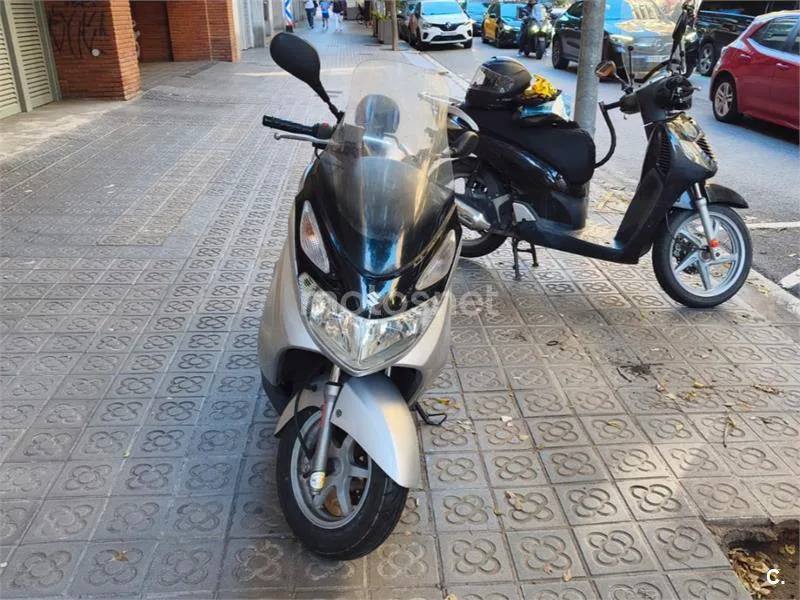 Suzuki Burgman 125 800 € 2004 Barcelona - 1