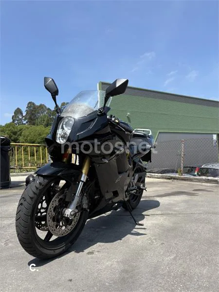 Hyosung GT 250 R Comet 850 € 2008 A Coruña - 1