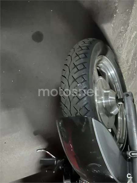 Hyosung Aquila GV 650i EFI 1000 € 2012 Madrid - 1
