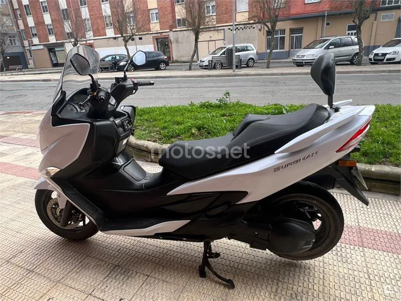 Suzuki Burgman 400 3500 € 2019 Araba - 1