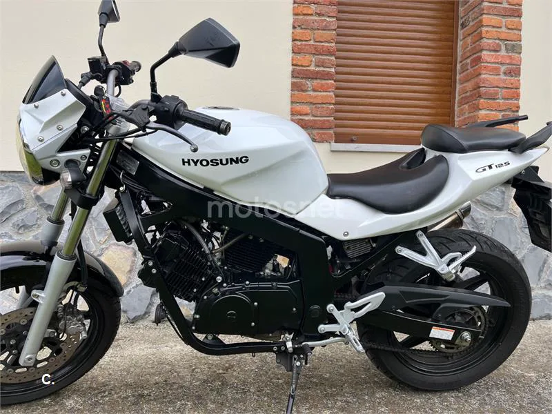 Hyosung GT 125 R Comet 1400 € 2016 Madrid - 1