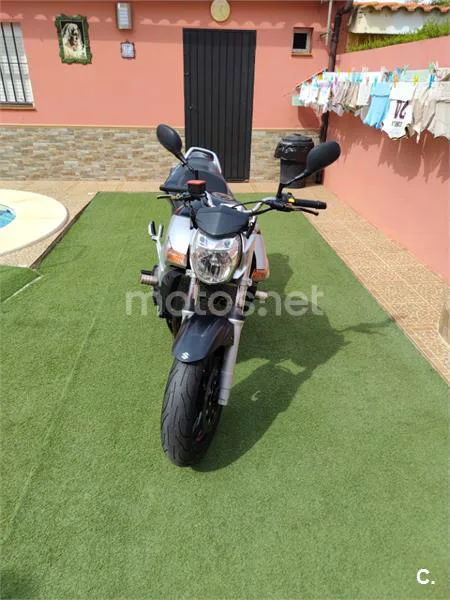 Suzuki GSR600 2200 € 2006 Sevilla - 1