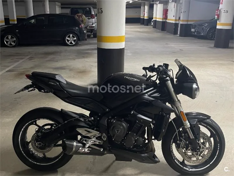 Triumph Street Triple 4700 € 2019 Lugo - 1