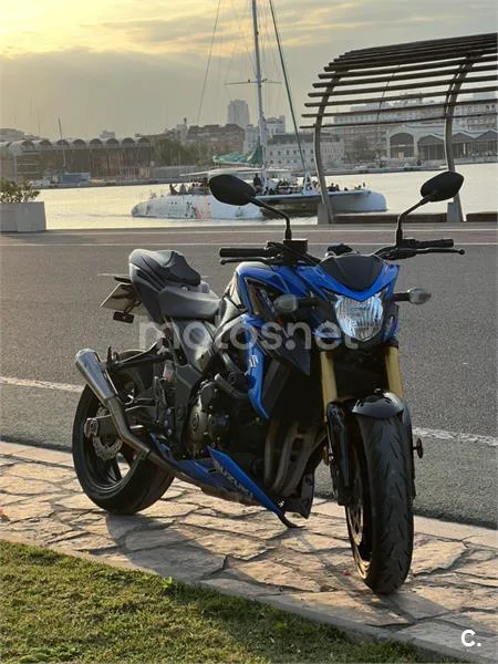 Suzuki GSX-S750 - Vista 1