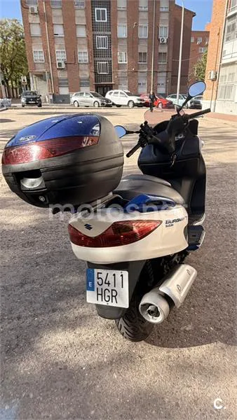 Suzuki Burgman 125 1890 € 2011 Madrid - 1