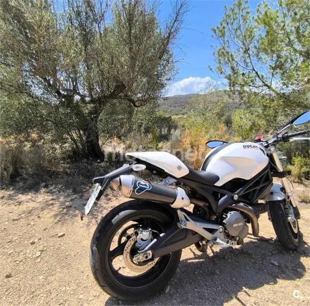 Ducati Monster 696 5000 € 2009 Valencia - 1