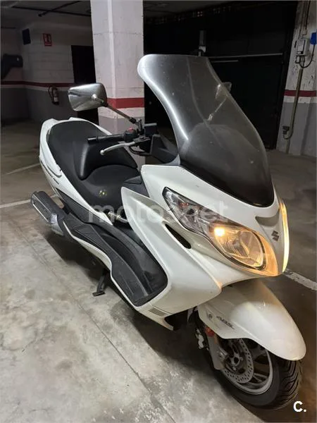 Suzuki Burgman 400 1500 € 2011 Barcelona - 1