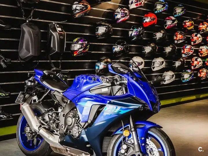 Yamaha YZF-R1 10.000 € 2024 Alicante - 1