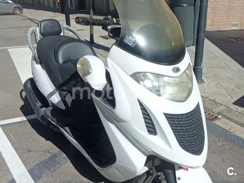 Kymco Grand Dink 125 - Vista 1