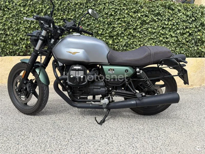 Moto Guzzi V7 III 7100 € 2021 Alicante - 1