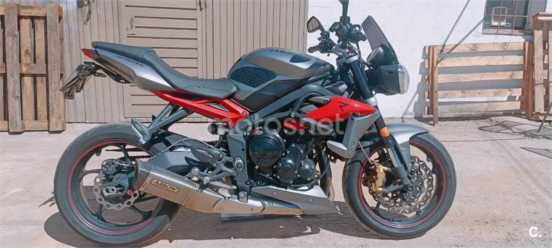 Triumph Street Triple R 4700 € 2013 Barcelona - 1