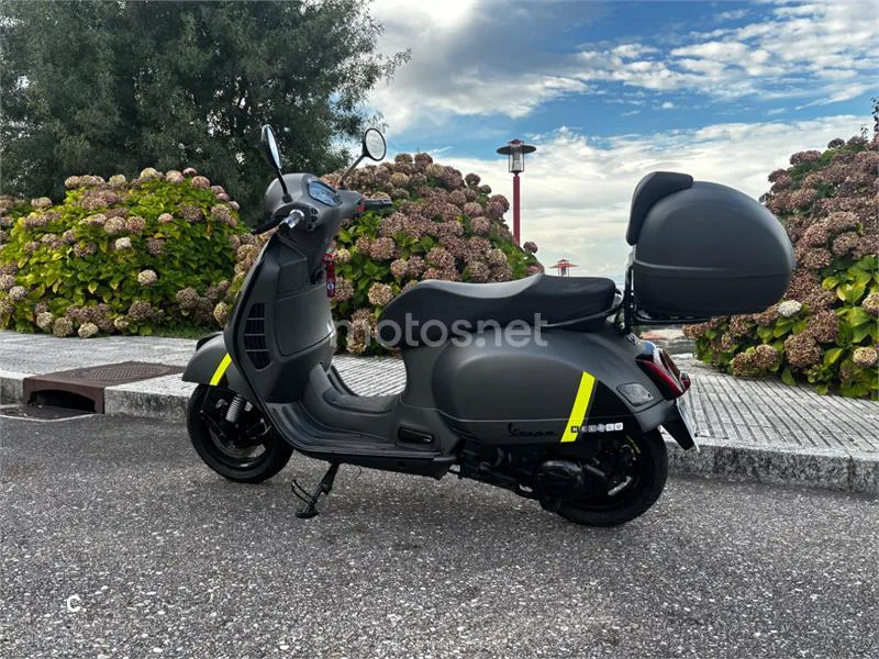 Vespa GTS 300 3900 € 2018 Pontevedra - 1