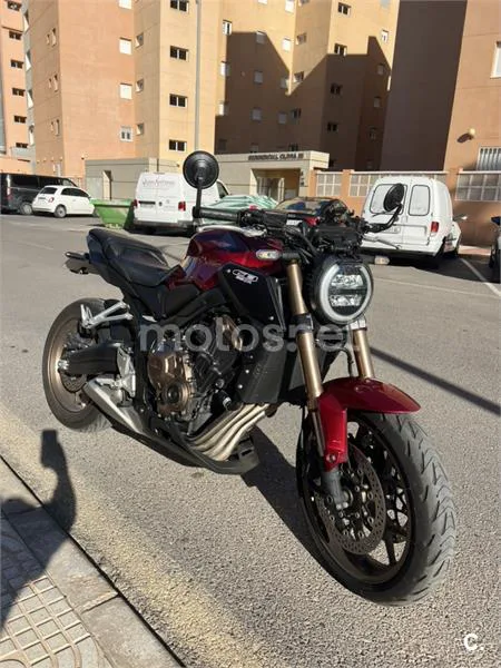 Honda CB650R - Vista 1