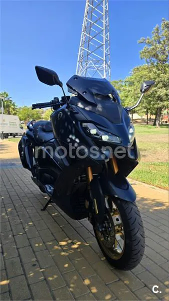 Yamaha TMAX - Vista 1