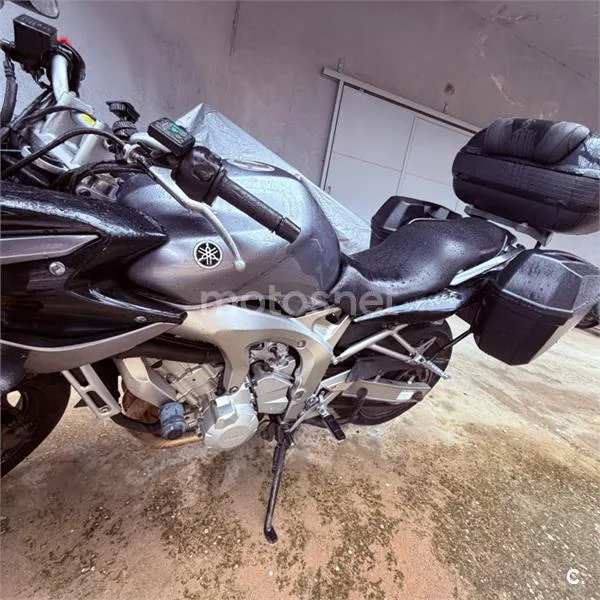 Yamaha FZ1 Fazer - Vista 1