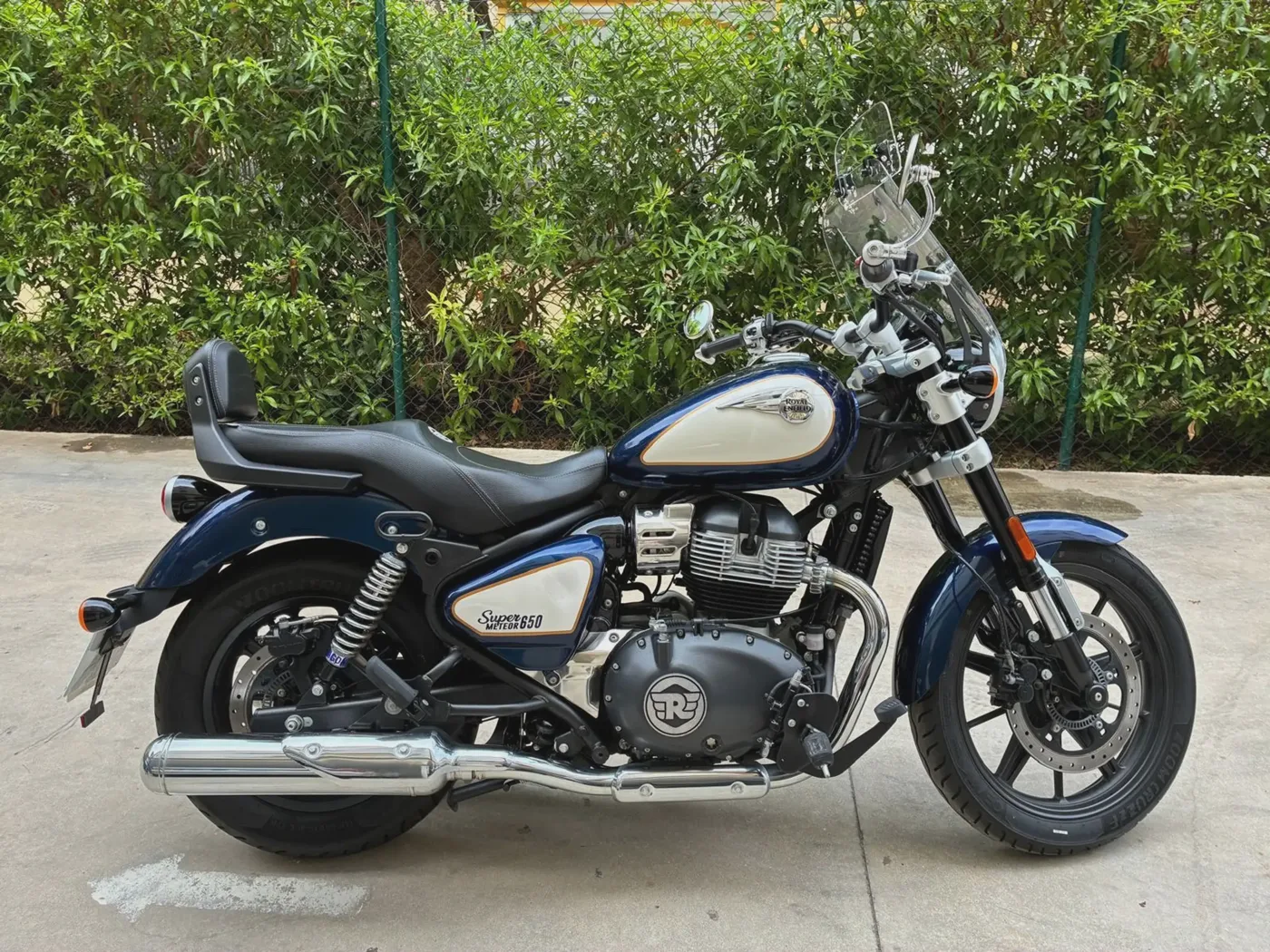 Royal Enfield Super Meteor 650 - Vista 1