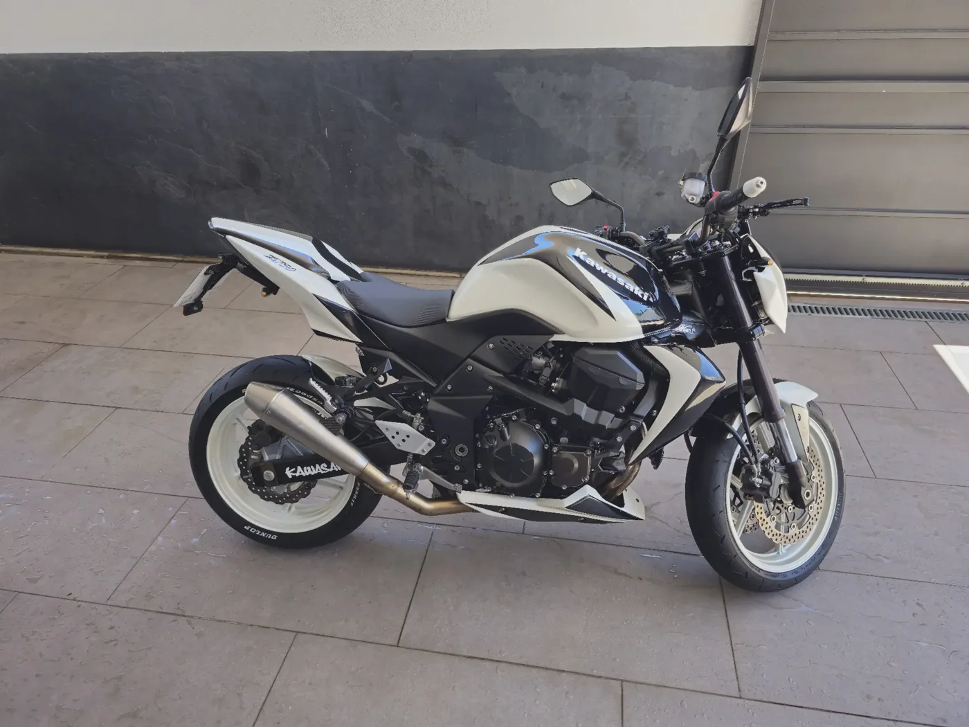Kawasaki Z750 - Vista 1