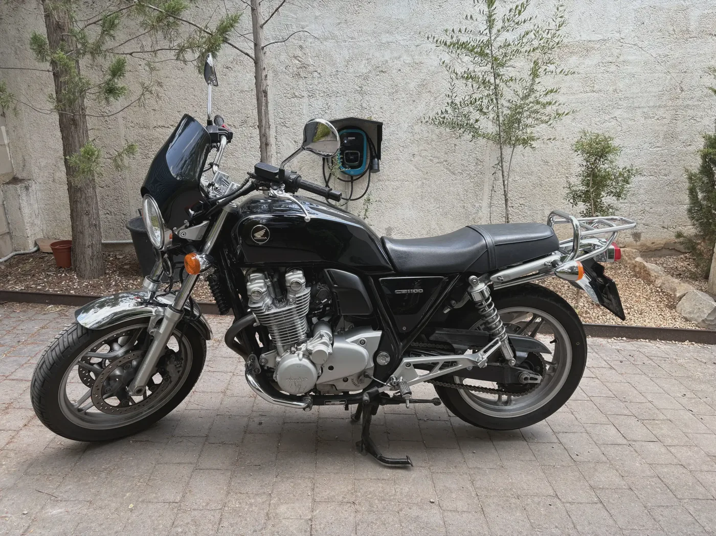 Honda CB1100 - Vista 1