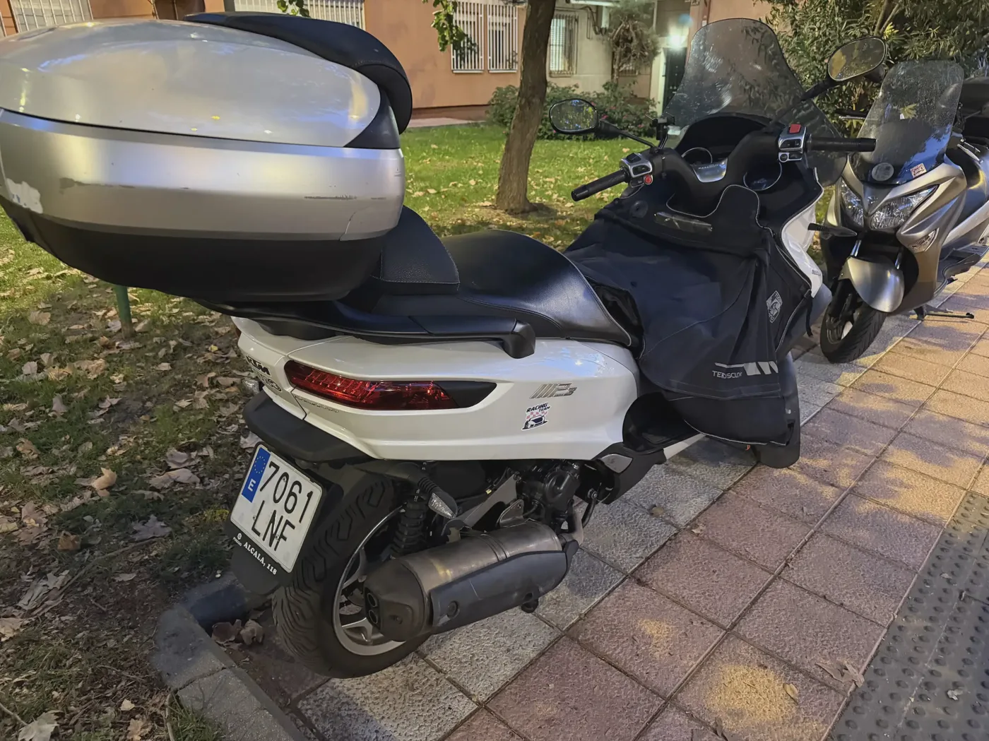 Piaggio MP3 500 5800 € 2021 Madrid - 1