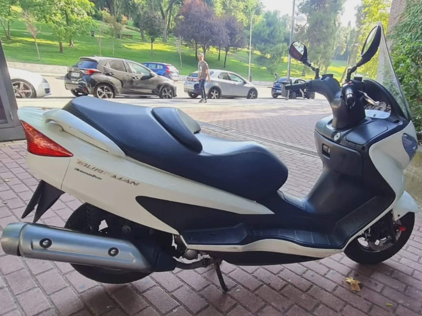 Suzuki Burgman 200 2300 € 2011 Madrid - 1