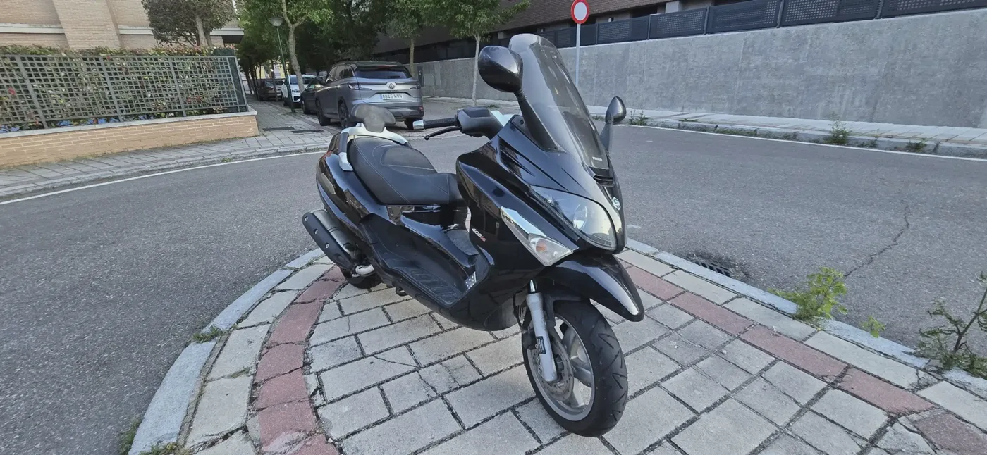 Piaggio XEvo 400 1500 € 2007 Valladolid - 1