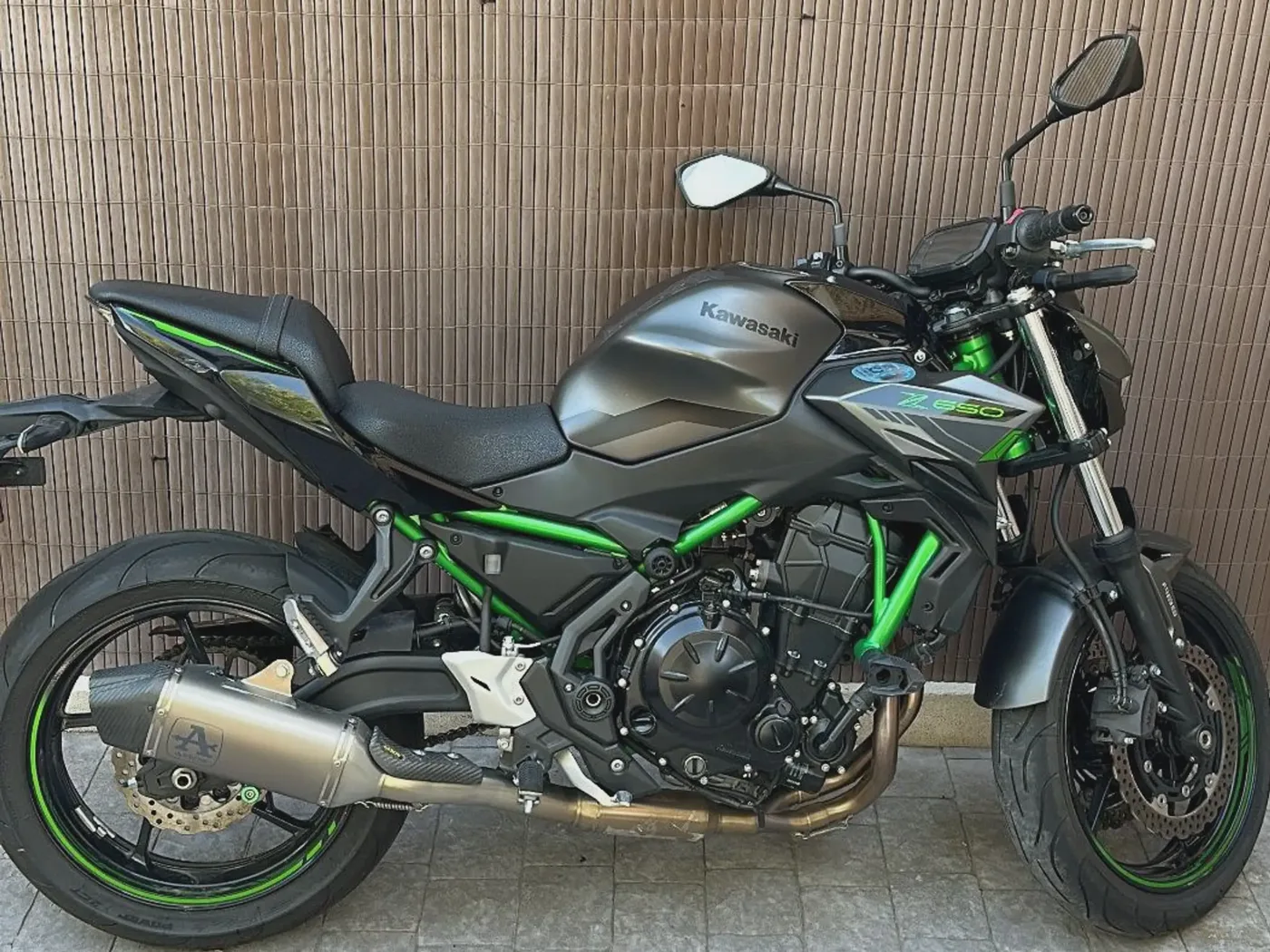 Kawasaki Z650 - Vista 1