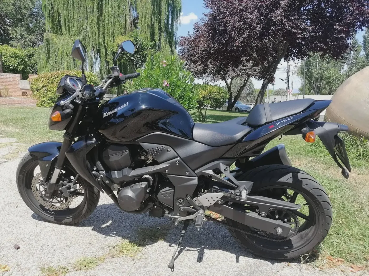 Kawasaki Z750 - Vista 1