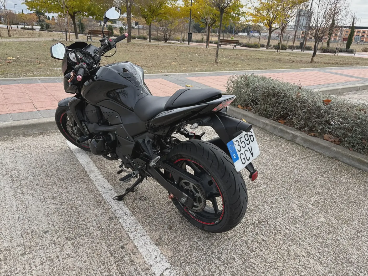 Kawasaki Z750 3000 € 2008 Madrid - 1