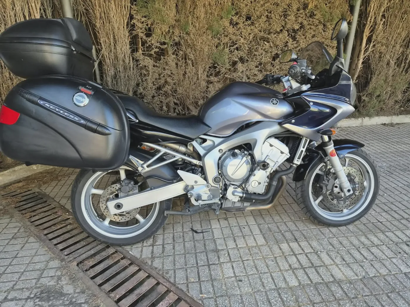 Yamaha FZ6 2550 € 2004 Tarragona - 1