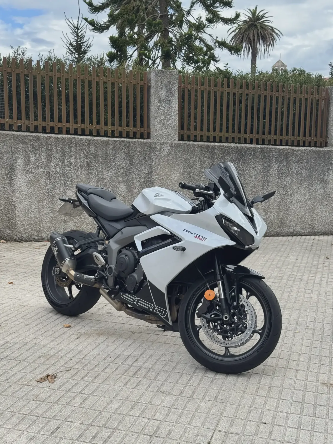 Triumph Daytona 660 - Vista 1