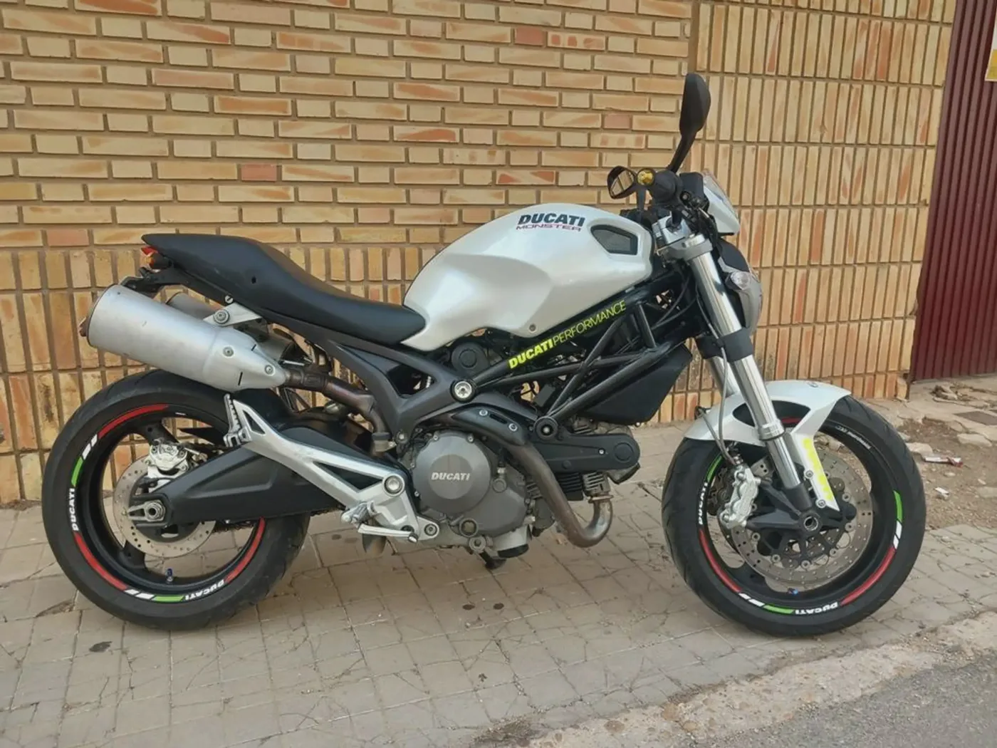Ducati Monster 696 3500 € 2008 Cuenca - 1
