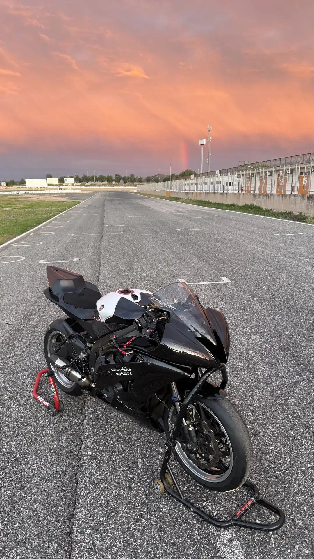 Yamaha YZF-R6 - Vista 1