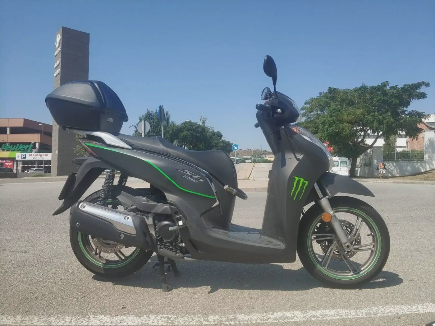 Honda SH300i 2500 € 2015 Barcelona - 1