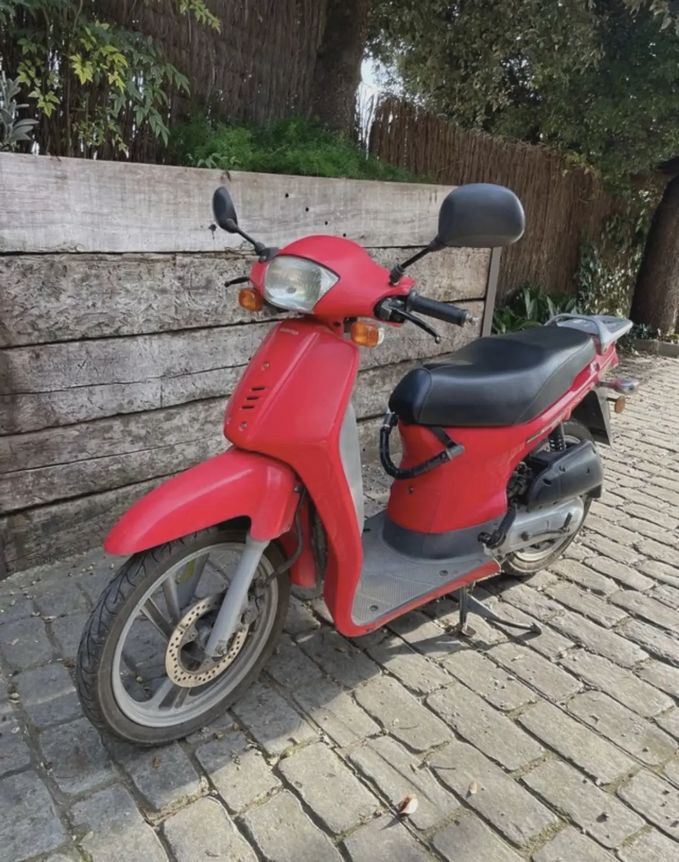 Honda SH50 950 € 2001 Barcelona - 1