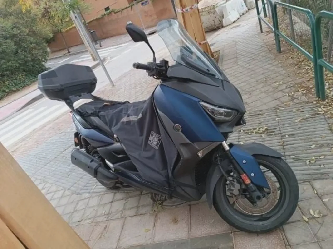 Yamaha XMAX 300 - Vista 1