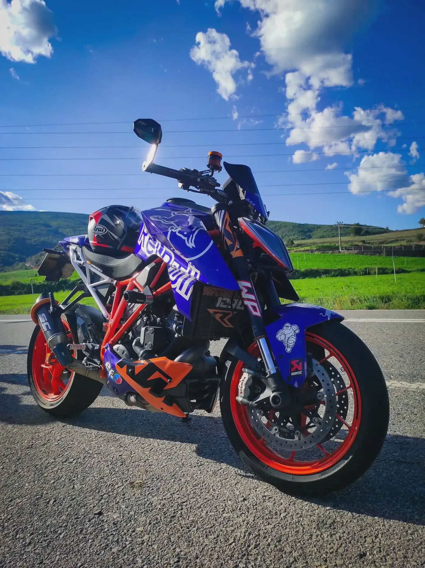 KTM 1290 Super Duke R - Vista 1