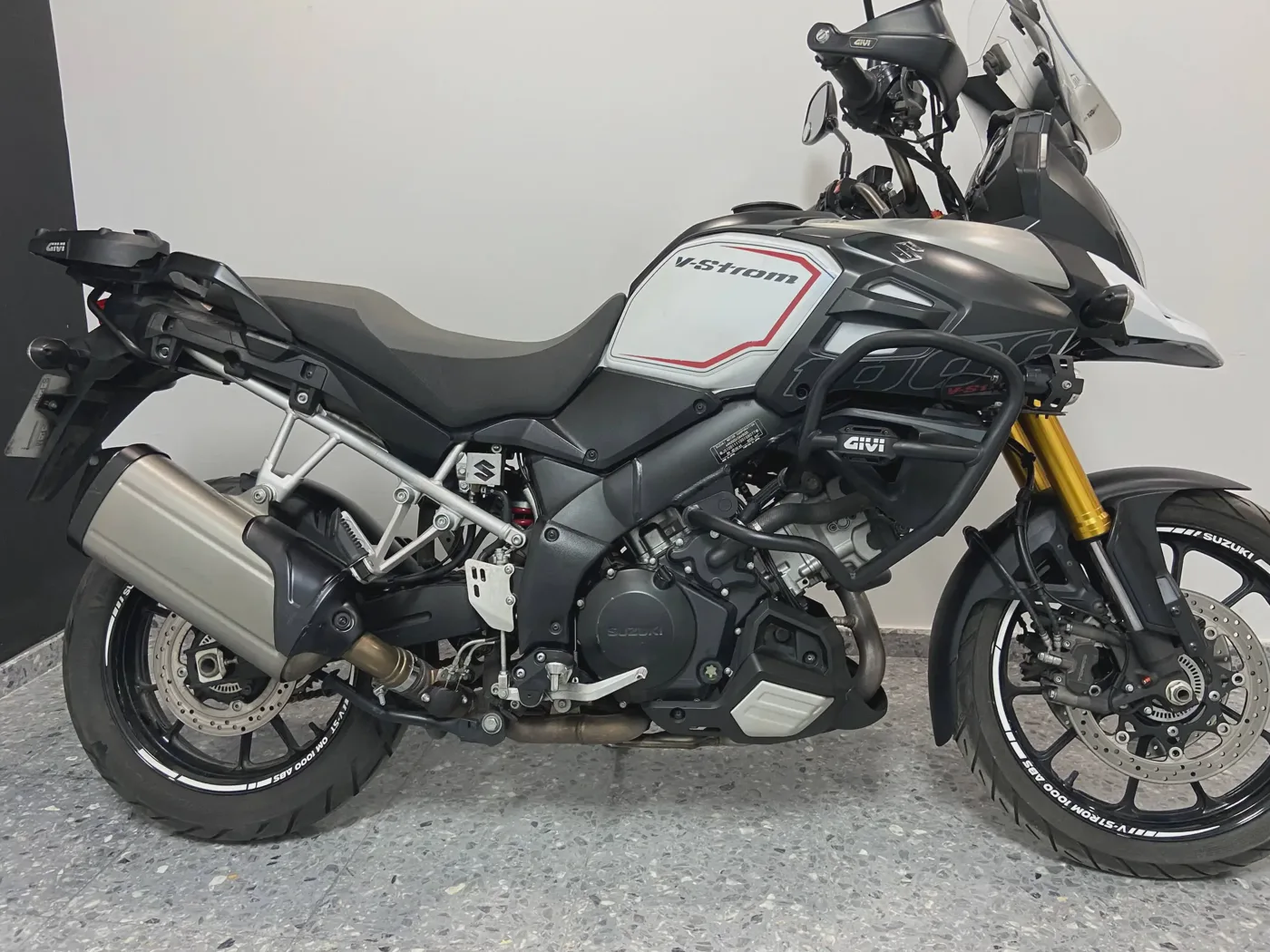 Suzuki V-Strom 1000 5990 € 2015 Málaga - 1