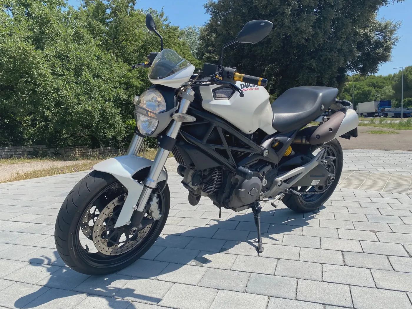 Ducati Monster 696 2770 € 2011 Barcelona - 1
