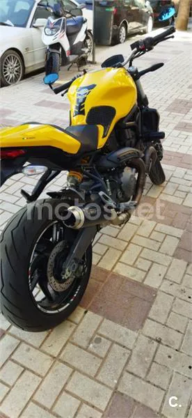 Ducati Monster 821 - Vista 1