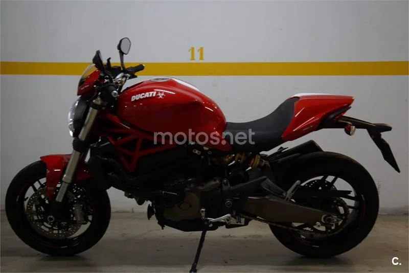 Ducati Monster 821 - Vista 1