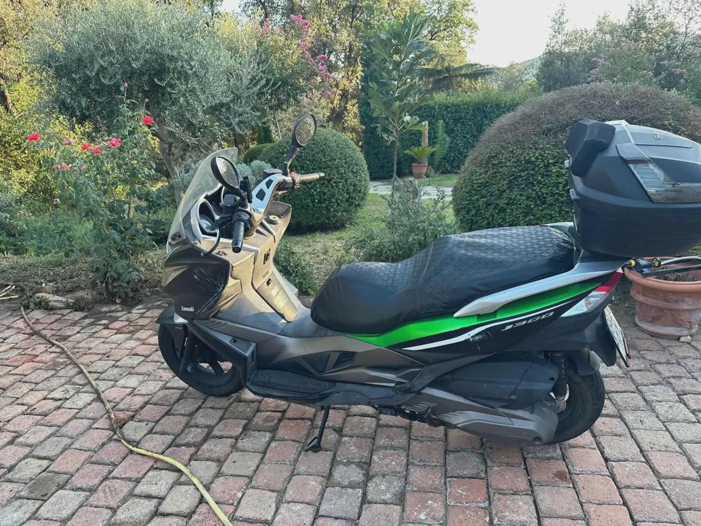 Kawasaki J300 2500 € 2014 Girona - 1