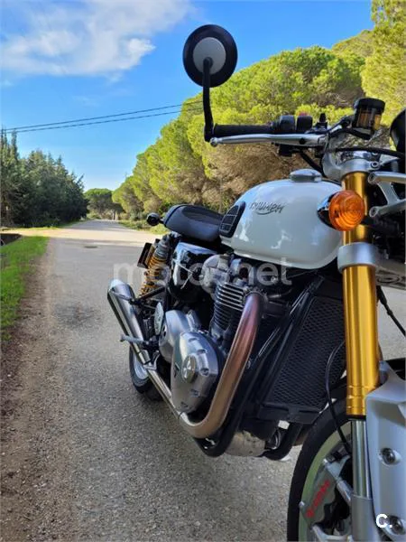 Triumph Thruxton - Vista 1
